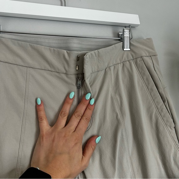 🩷ATHLETA WANDER STASH SKINNY PANT BEIGE TAN NEUTRAL COLOR SIZE 10 TRENDING - Picture 7 of 10